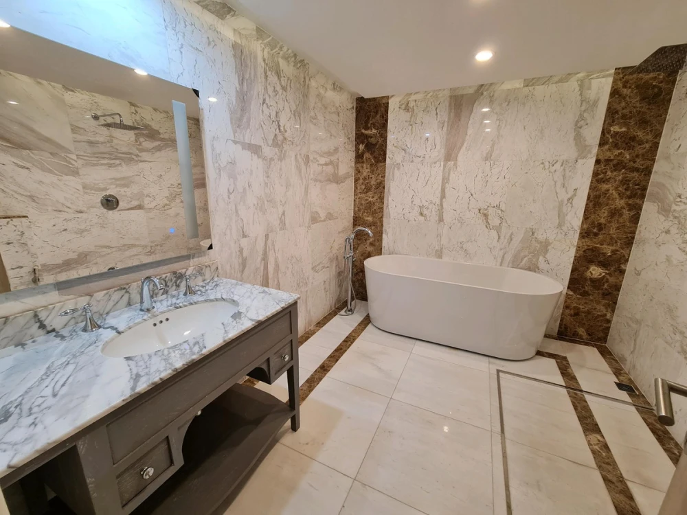 Selling H Condo Sukhumvit 43, 30th floor. Spacious and comfortable unit, fully furnished. Book now! (Hurry!)