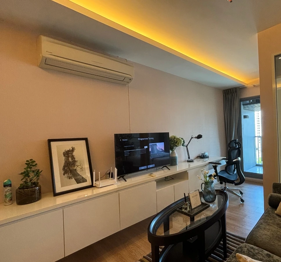 For sale: H Sukhumvit 43, beautifully decorated room, complete with amenities. Come and reserve today. Don't miss out.