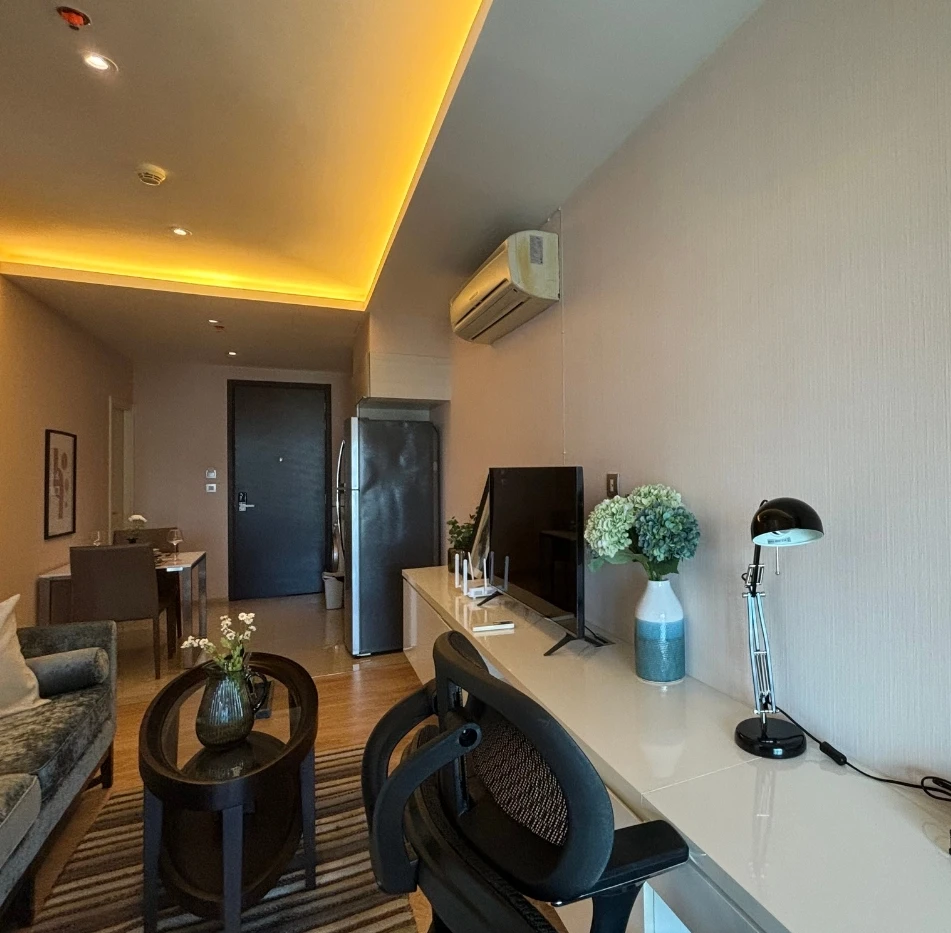 For sale: H Sukhumvit 43, beautifully decorated room, complete with amenities. Come and reserve today. Don't miss out.