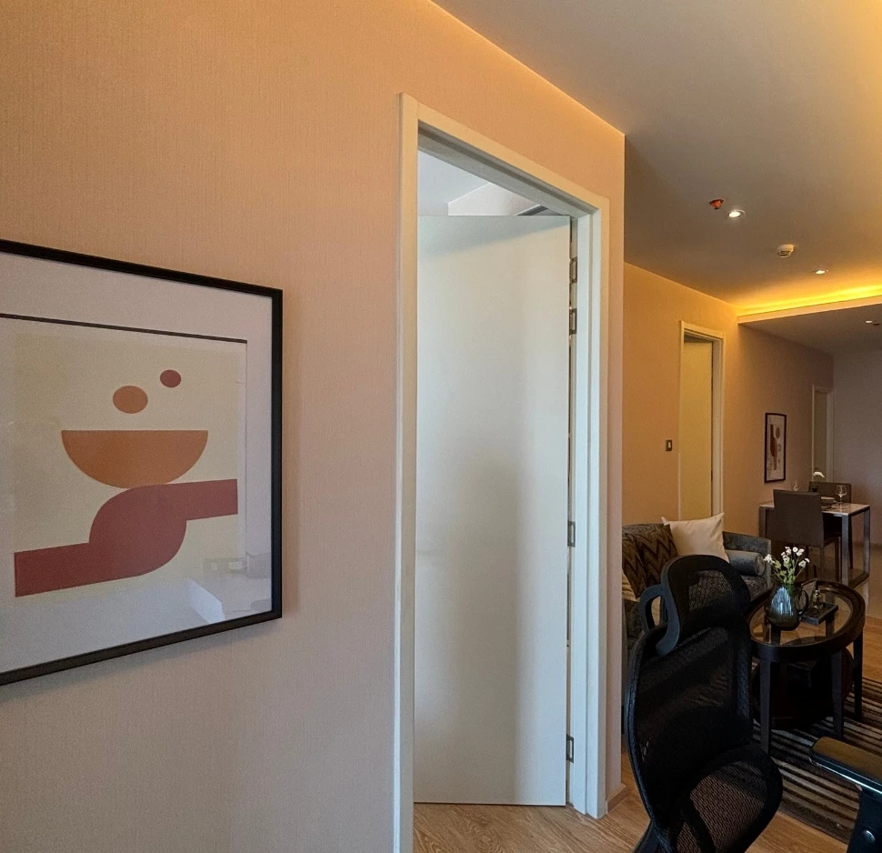For sale: H Sukhumvit 43, beautifully decorated room, complete with amenities. Come and reserve today. Don't miss out.