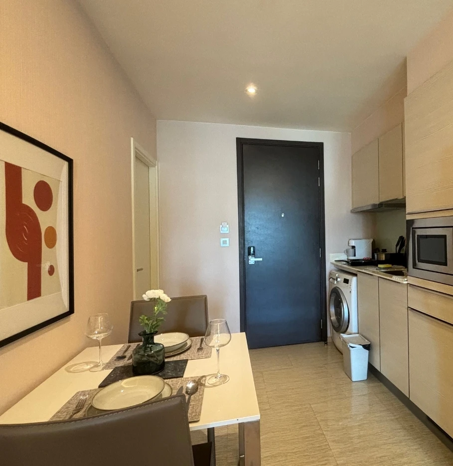 For sale: H Sukhumvit 43, beautifully decorated room, complete with amenities. Come and reserve today. Don't miss out.