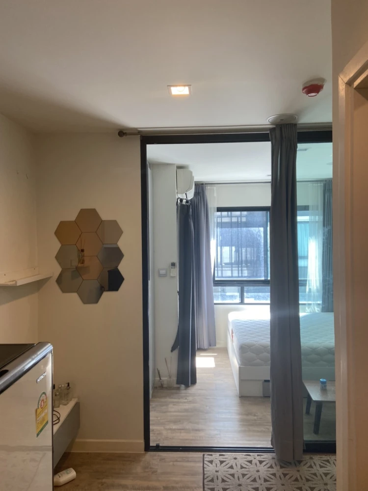 Selling H2 Ramintra 21, pool view unit, great atmosphere, fully furnished. Highly recommended!