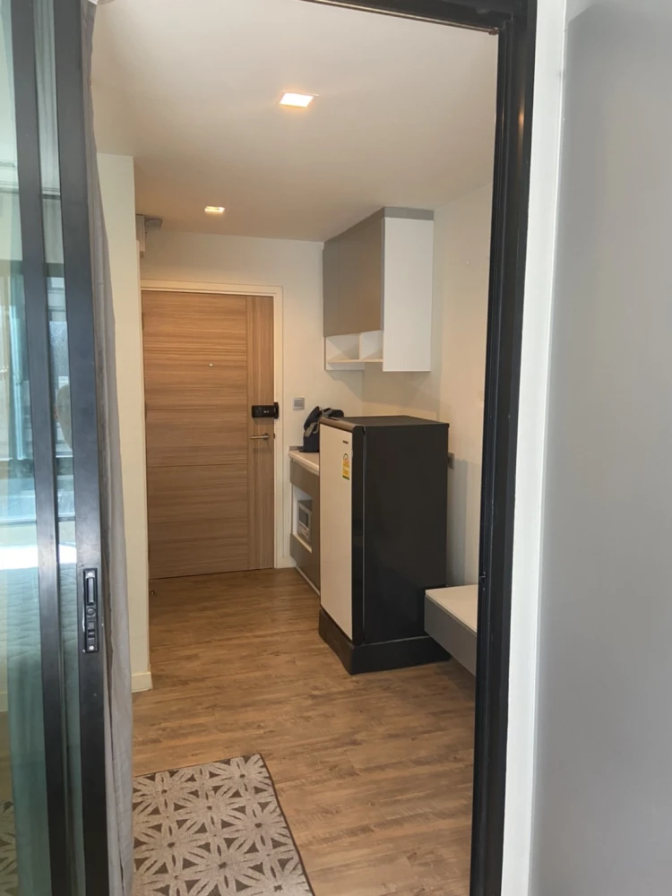 Selling H2 Ramintra 21, pool view unit, great atmosphere, fully furnished. Highly recommended!