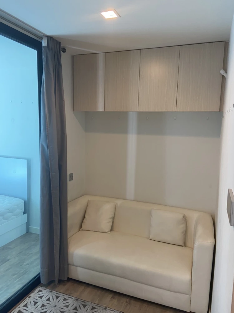 Selling H2 Ramintra 21, pool view unit, great atmosphere, fully furnished. Highly recommended!