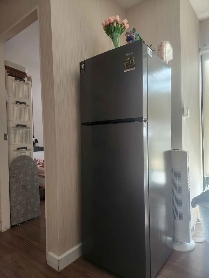 For sale: Hallmark Ngamwongwan, 5th floor, city view, free furniture and appliances in the whole room, reserve now, urgently.
