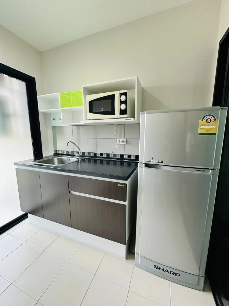Selling a beautiful, fully furnished Hallmark Ngamwongwan condo. Ready to move in, with the best view in the project.