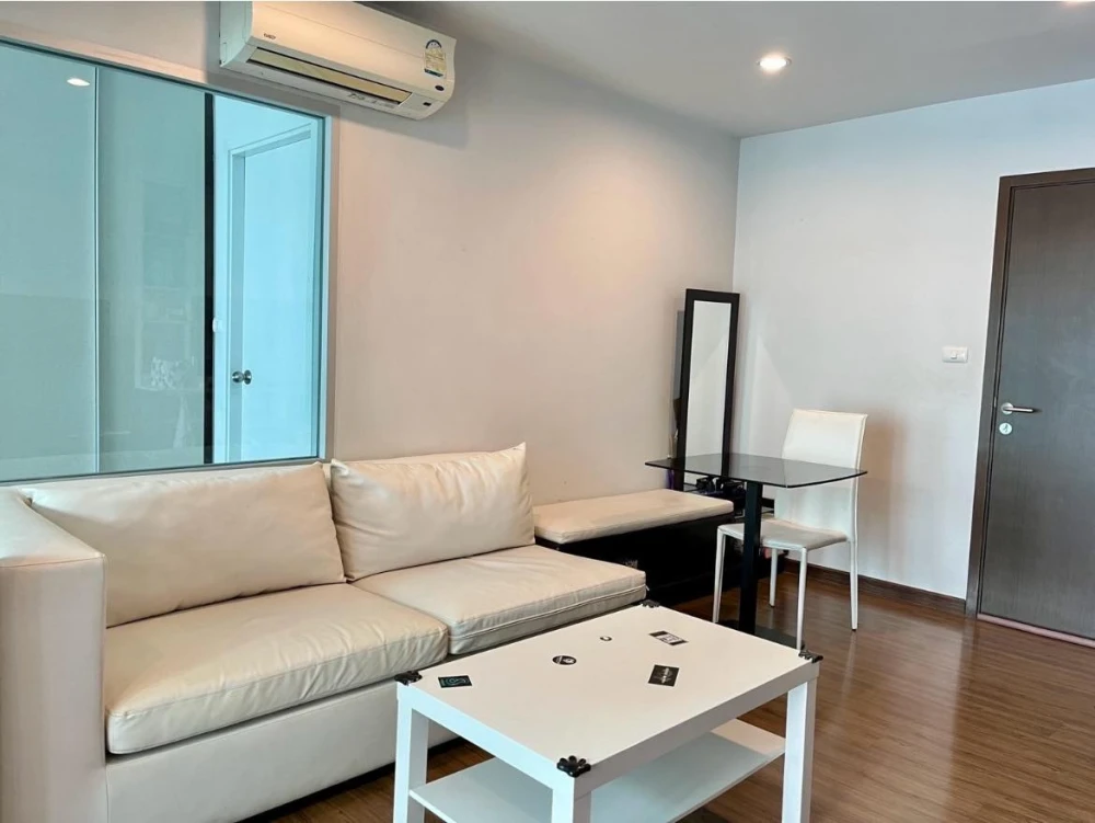 For sale: Hallmark Chaengwattana, 6th floor, Building B, corner room, quiet, not crowded, complete with electrical appliances. Don't miss it.