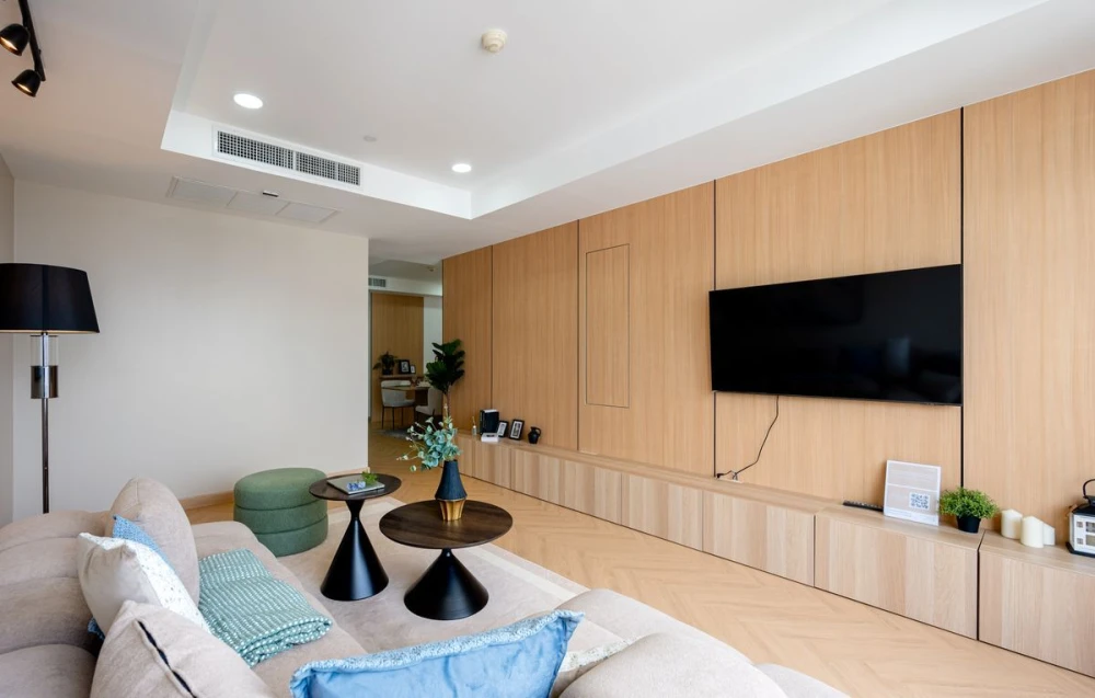 For sale: Hampton Thonglor 10, 20th floor, spacious room, comfortable living, fully furnished. If interested, hurry and buy now.
