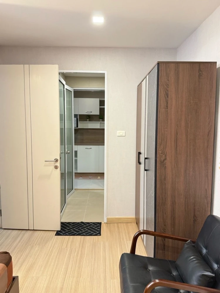 Selling Happy Condo Ladprao 101, 3rd floor, corner unit, fully furnished. Interested? Book now! Urgent!