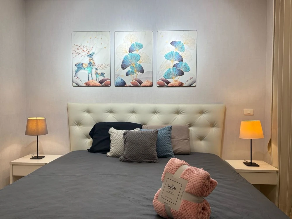 Selling Happy Condo Ladprao 101, 3rd floor, corner unit, fully furnished. Interested? Book now! Urgent!