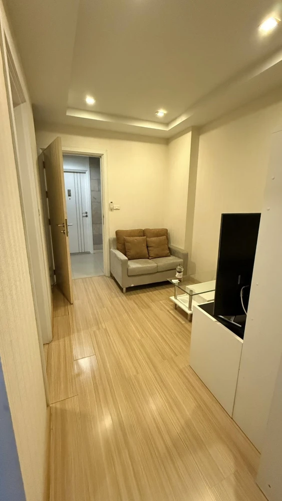 Happy Condo Ladprao 101 for sale. Ready to move in, fully furnished. Just bring your personal belongings! Book now before it's too late!!!