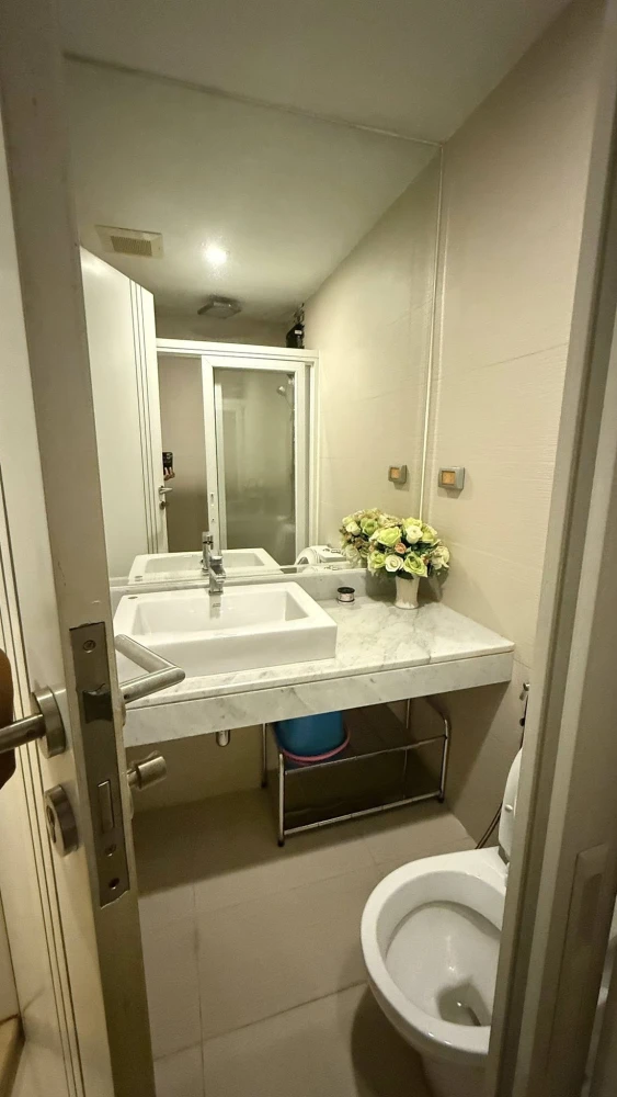 Happy Condo Ladprao 101 for sale. Ready to move in, fully furnished. Just bring your personal belongings! Book now before it's too late!!!