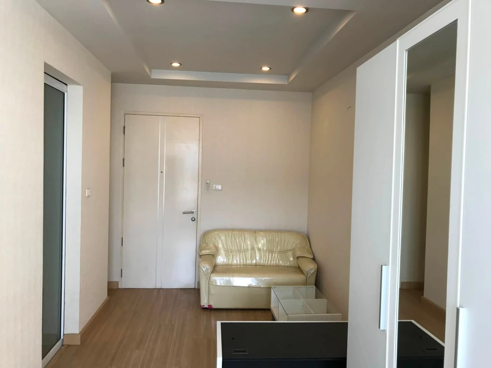 For sale Happy Condo Ladprao 101, studio room, 6th floor, good location, complete amenities, book now.