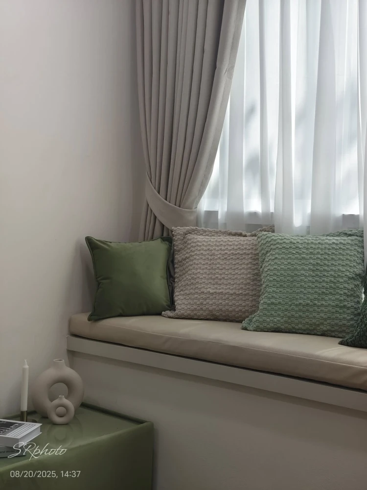 Happy Condo Ladprao 101 for sale, a room with a soothing green tone, fully furnished with built-in furniture and a kitchen set. Reserve now!