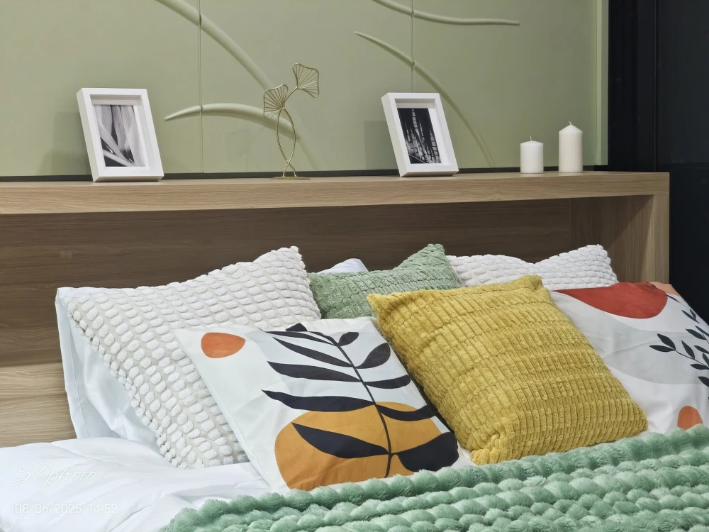 Happy Condo Ladprao 101 for sale, a room with a soothing green tone, fully furnished with built-in furniture and a kitchen set. Reserve now!