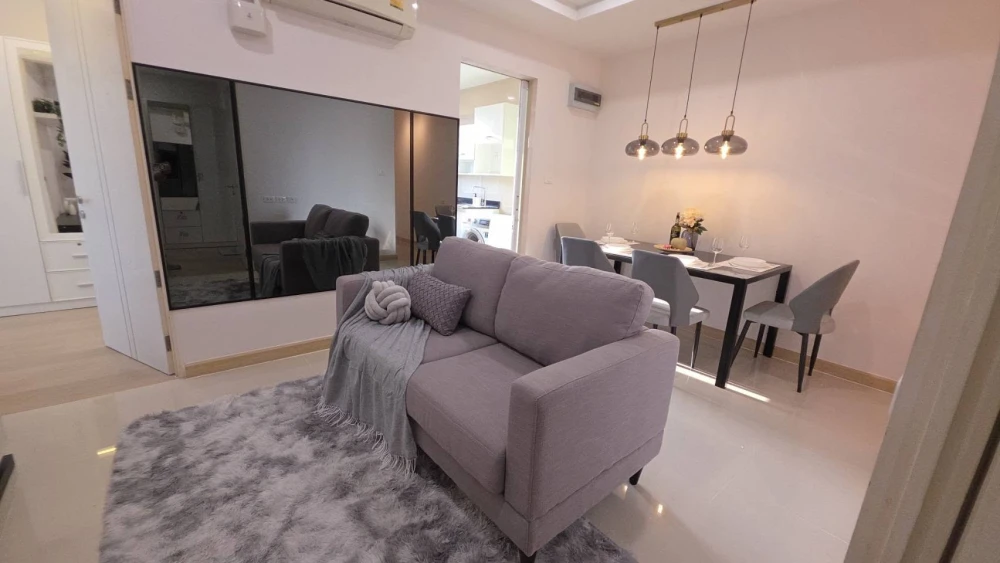 Selling/rent Happy Condo Ladprao 101, 2 bedrooms, 2 bathrooms. Very spacious unit. Book now!