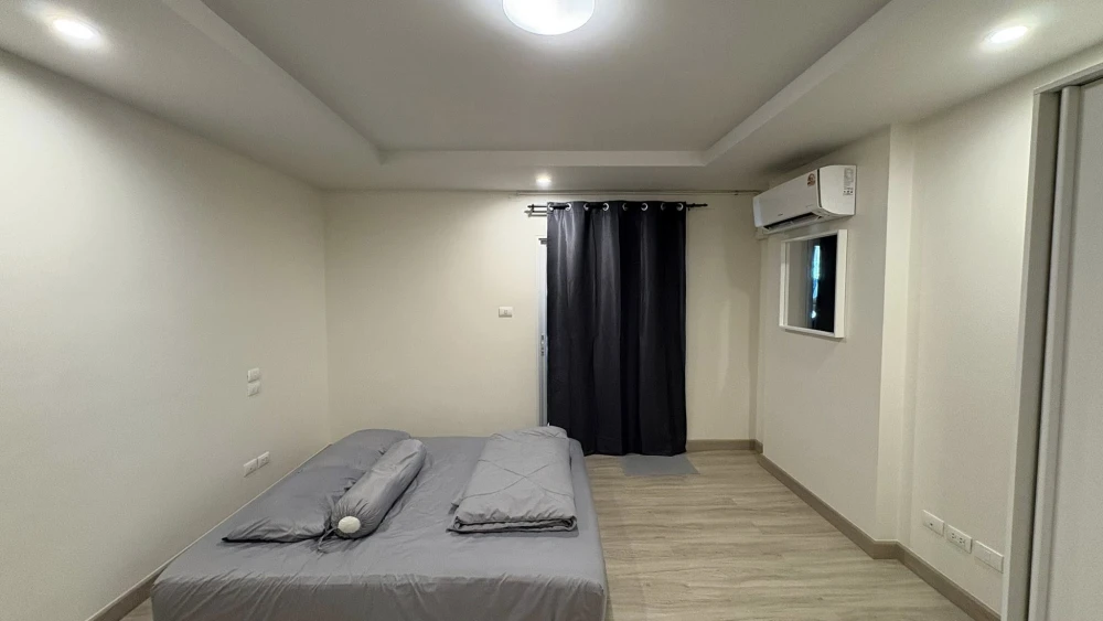 Selling Happy Condo Ratchada 18, 1 bedroom, 1 bathroom, 6th floor, fully furnished. What are you waiting for?