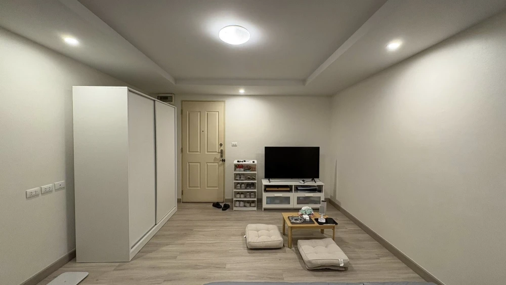 Selling Happy Condo Ratchada 18, 1 bedroom, 1 bathroom, 6th floor, fully furnished. What are you waiting for?