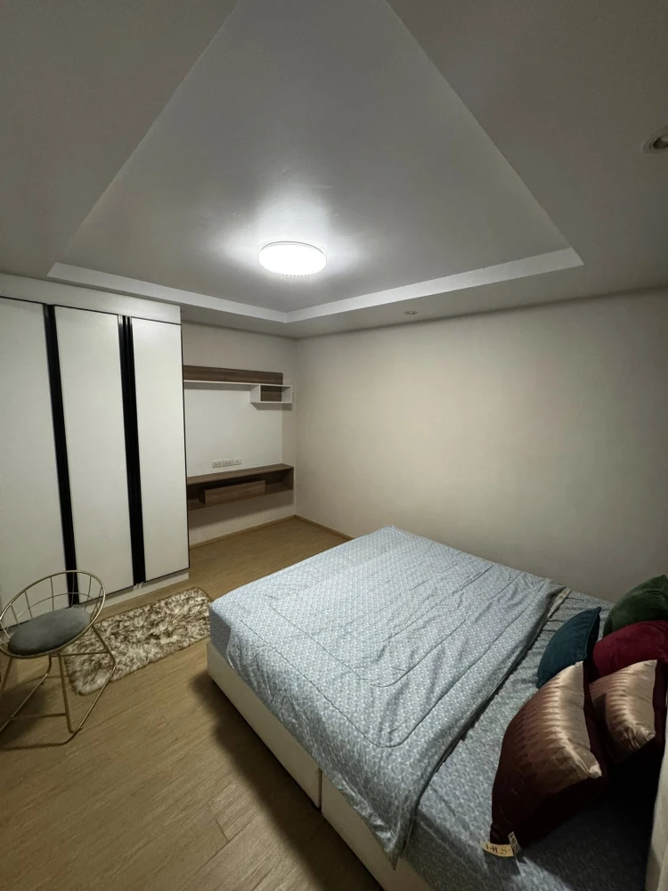 Happy Condo Ratchada 18 for sale. Located on the 3rd floor, Building B. Pet-friendly condo. Spacious area. Don't miss out!