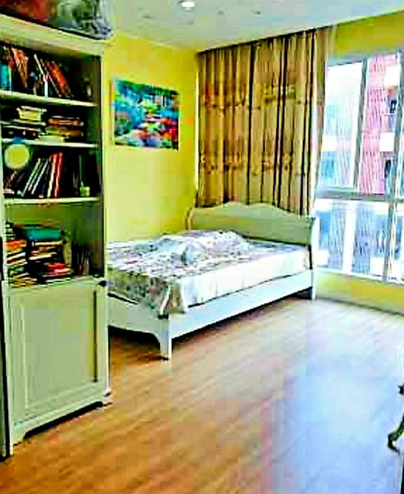 For sale: Happy Condo Lat Phrao 101, very spacious room, brightly decorated, fully furnished. I must say you have to book.