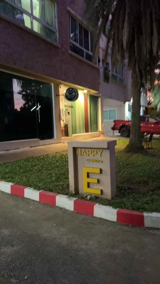 For sale: Happy Condo Lat Phrao 101, room with plenty of usable space, complete with a set of furniture. You can't miss out on booking it.