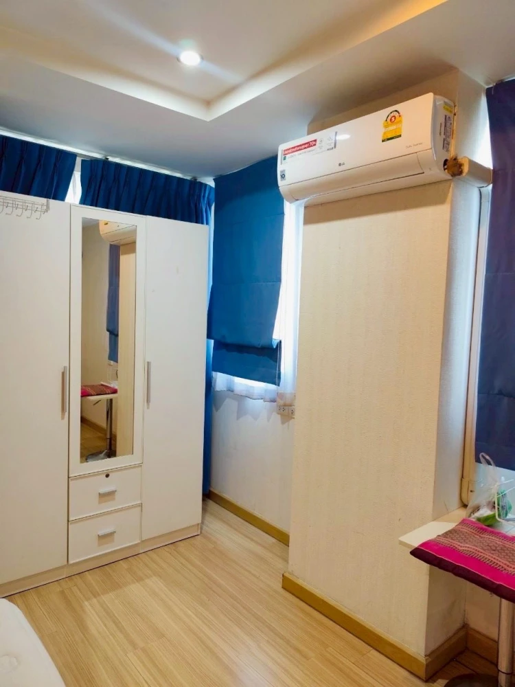 Happy Condo for sale, Lat Phrao 101, large room, comfortable, not cramped, corner location, quiet, peaceful, suitable for relaxation.