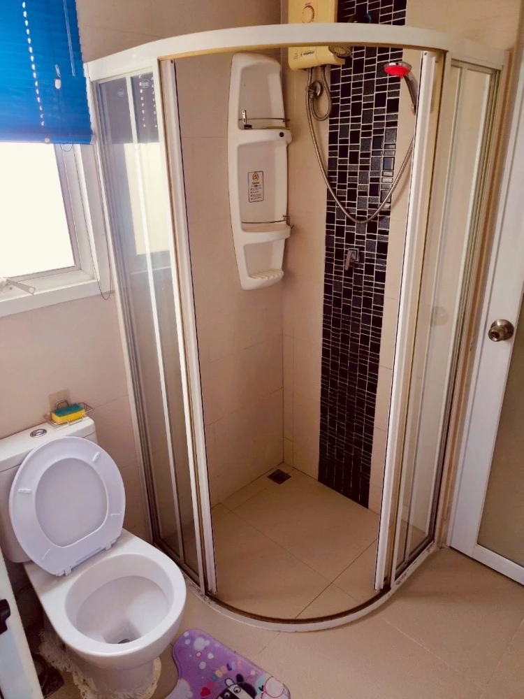 Happy Condo for sale, Lat Phrao 101, large room, comfortable, not cramped, corner location, quiet, peaceful, suitable for relaxation.