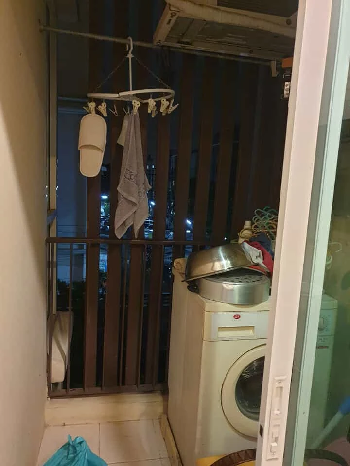 Happy Condo for sale, Lat Phrao 101, Building G, 3rd floor. The project has many shops and convenience services. Reserve now.