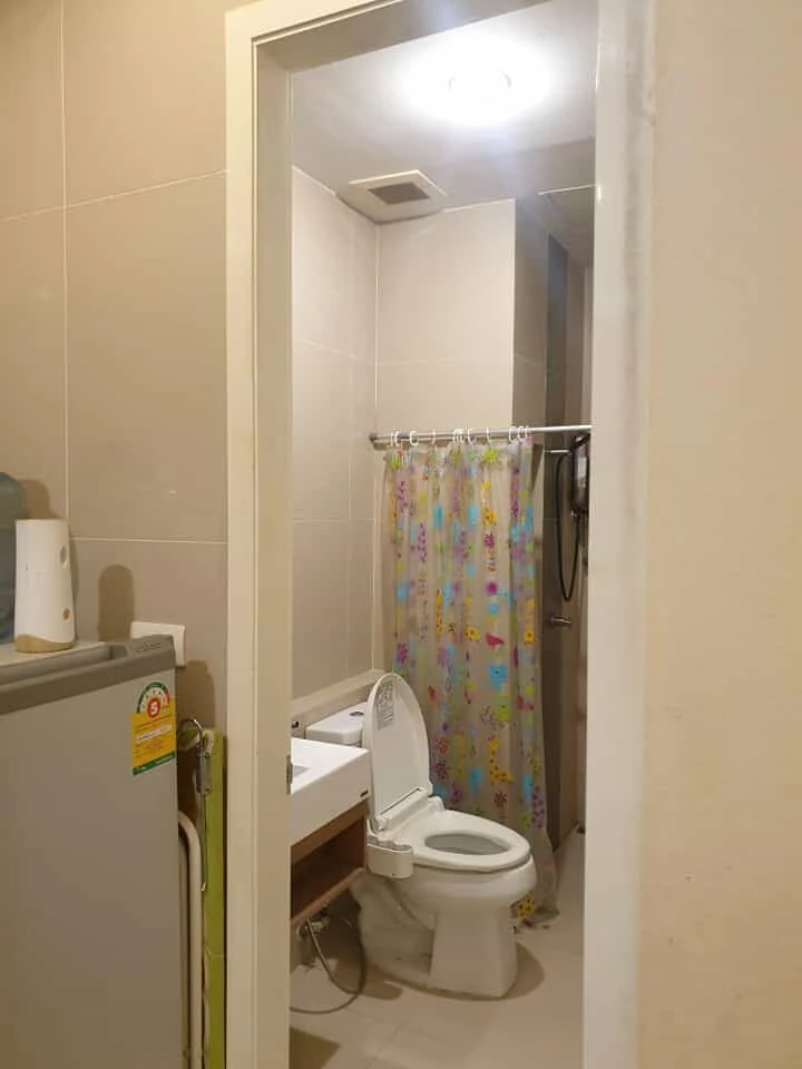 Happy Condo for sale, Lat Phrao 101, Building G, 3rd floor. The project has many shops and convenience services. Reserve now.