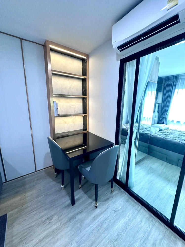 Selling Hi Condo Sukhumvit 93, corner unit. Headboard not adjacent to other units, unblocked view from the back. Fully furnished. Book now!