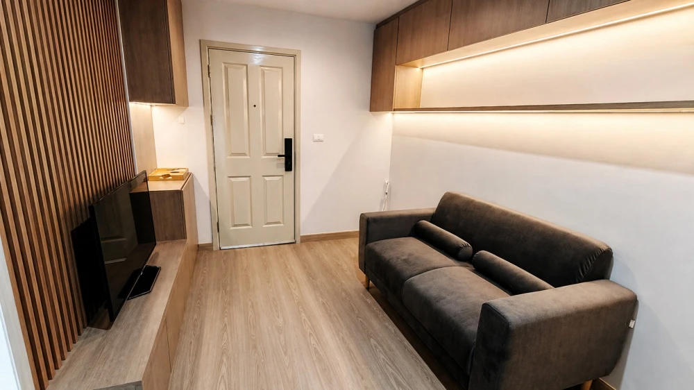 Selling HI Ladprao 130 condo. Nice unit, fully furnished, complete with appliances. Book now!