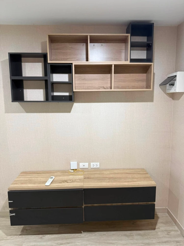 Selling a Hi Ladprao 130 unit with pool view, located on the 6th floor. Clean, bright, and airy. Perfect for those who enjoy decorating their own room