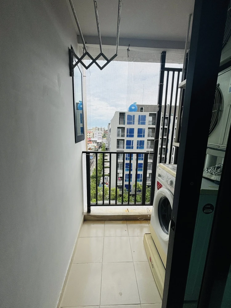 Hi Sukhumvit 93 for sale, furnished room, pool view, separated room, reserve now.