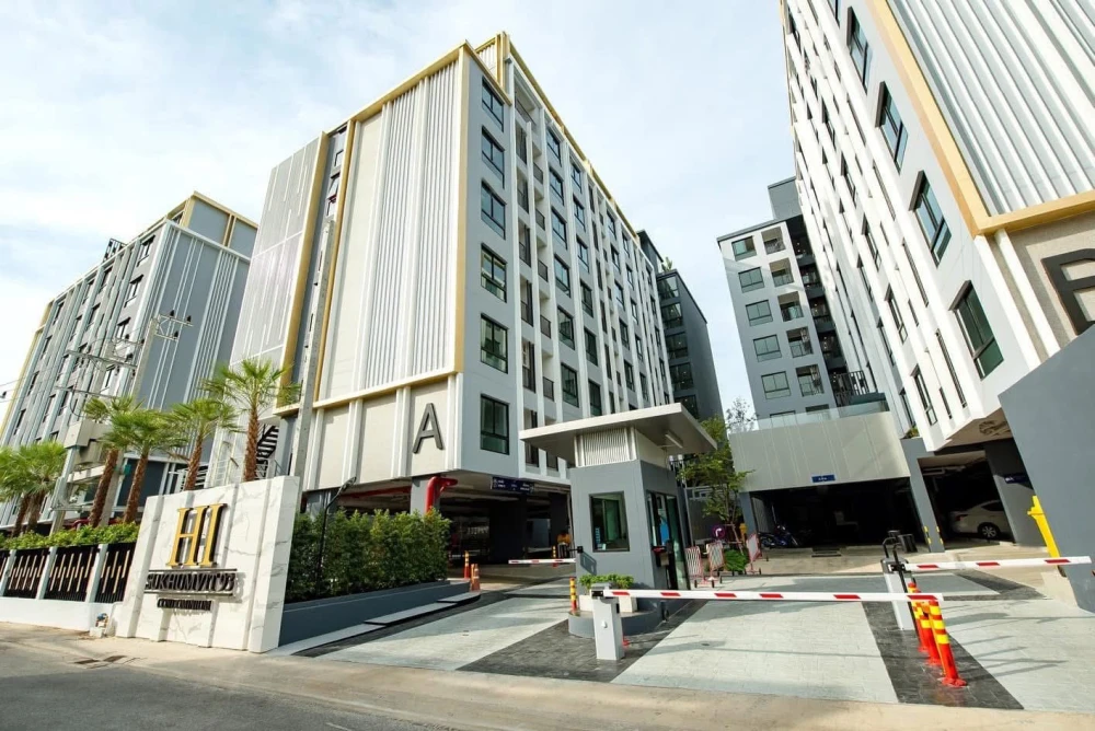 Hi Sukhumvit 93 for sale, furnished room, pool view, separated room, reserve now.