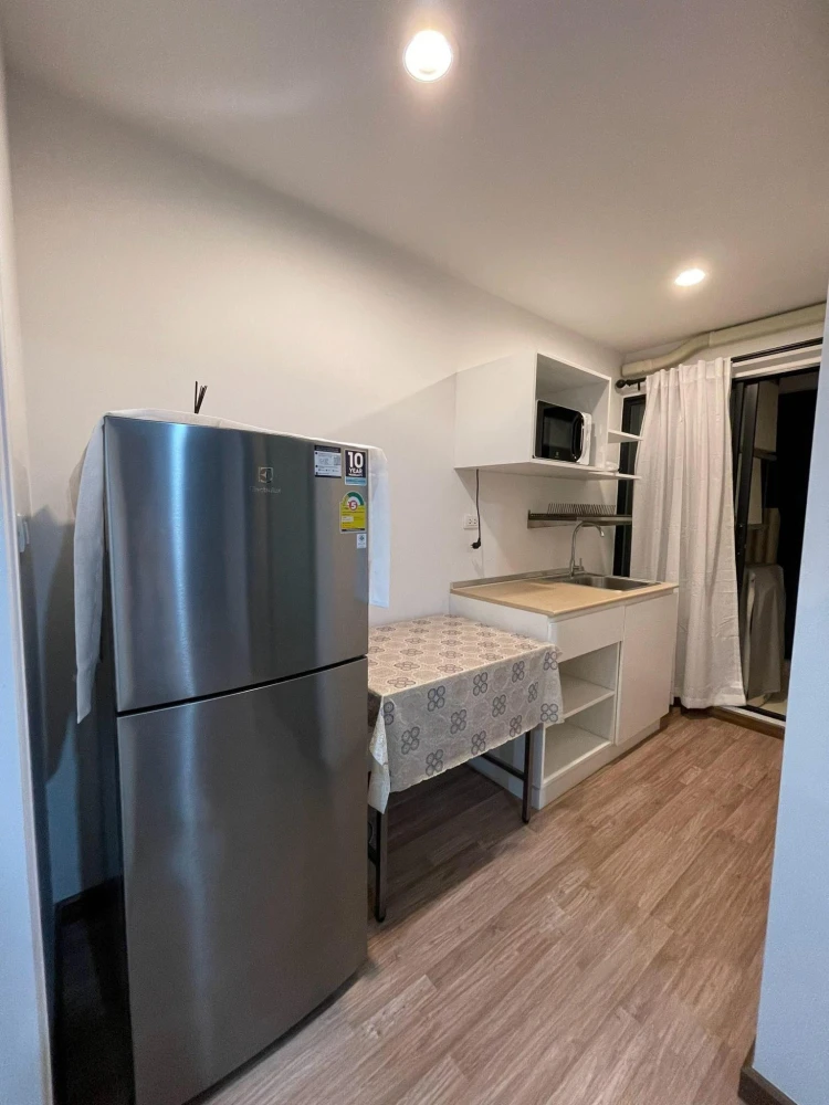 For sale: Hi Sutthisan Condo, great value, private corner room, quiet atmosphere, Muji design room, divided into separate rooms, buy now.