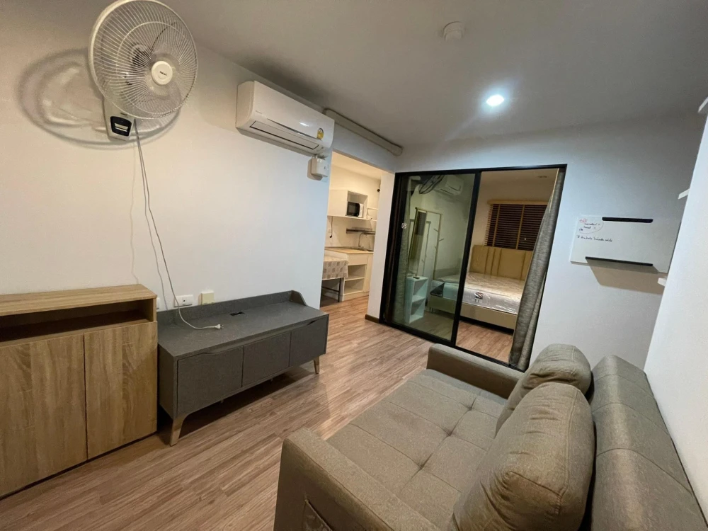 For sale: Hi Sutthisan Condo, great value, private corner room, quiet atmosphere, Muji design room, divided into separate rooms, buy now.