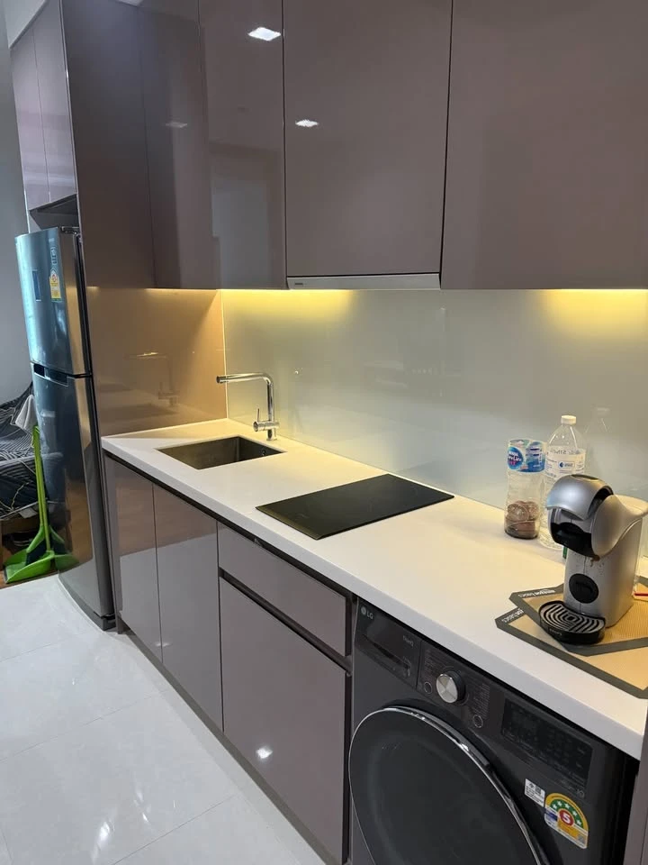 For sale: Hyde Sukhumvit 13, 1 bedroom, 1 bathroom, fully furnished + electrical appliances. If you don't reserve, you'll really miss out.