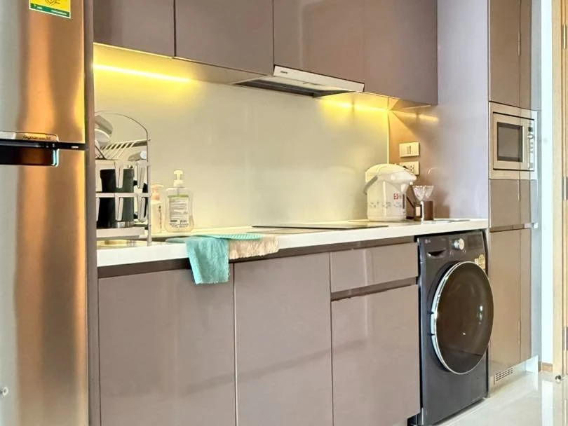 For sale: Hyde Sukhumvit 13, 1 bedroom, 1 bathroom, fully furnished + electrical appliances. If you don't reserve, you'll really miss out.