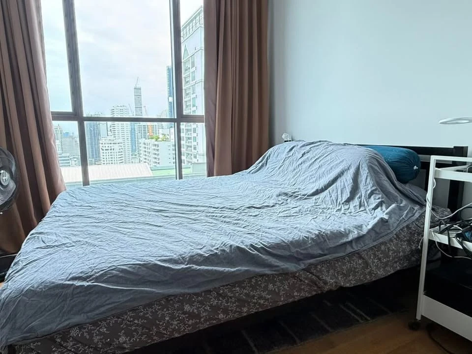 For sale: Hyde Sukhumvit 13, 1 bedroom, 1 bathroom, fully furnished + electrical appliances. If you don't reserve, you'll really miss out.