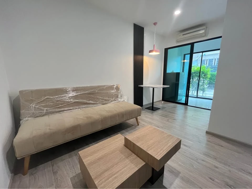 For sale: I Condo Sukhumvit 105, room size 31 sq m., 1st floor, Building A3, with trees behind the room, very shady, hurry and reserve now.