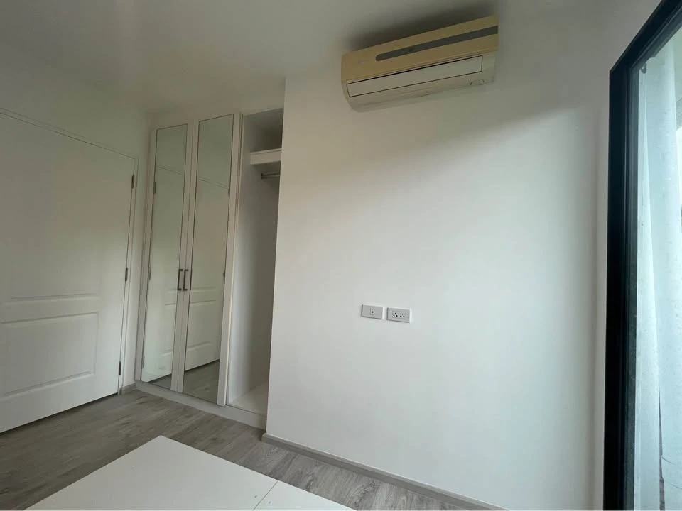 For sale: I Condo Sukhumvit 105, room size 31 sq m., 1st floor, Building A3, with trees behind the room, very shady, hurry and reserve now.