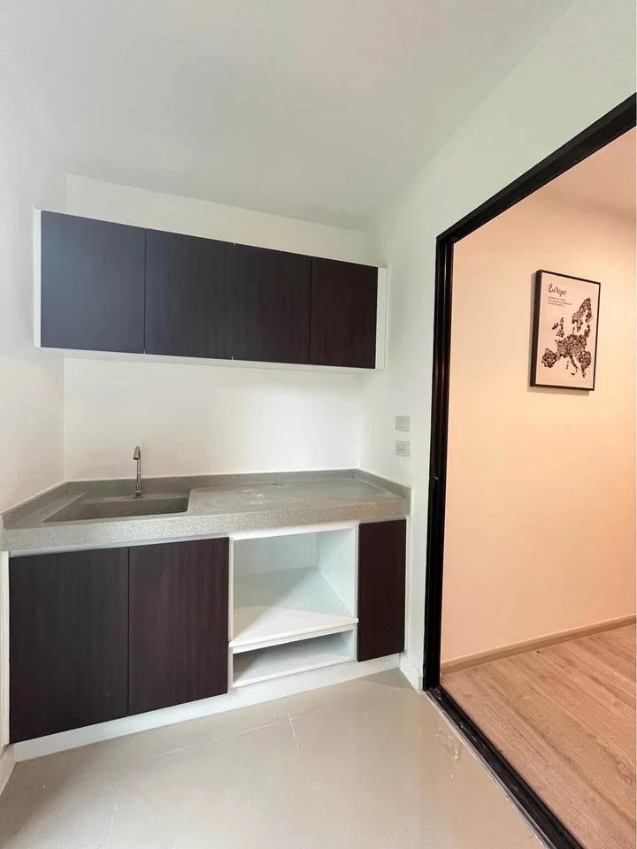 For sale: I Condo Sukhumvit 105, room size 31 sq m., 1st floor, Building A3, with trees behind the room, very shady, hurry and reserve now.