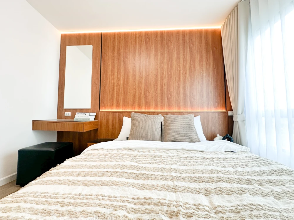 Selling I Condo Sukhumvit 105. Beautiful unit, fully furnished. Book now!