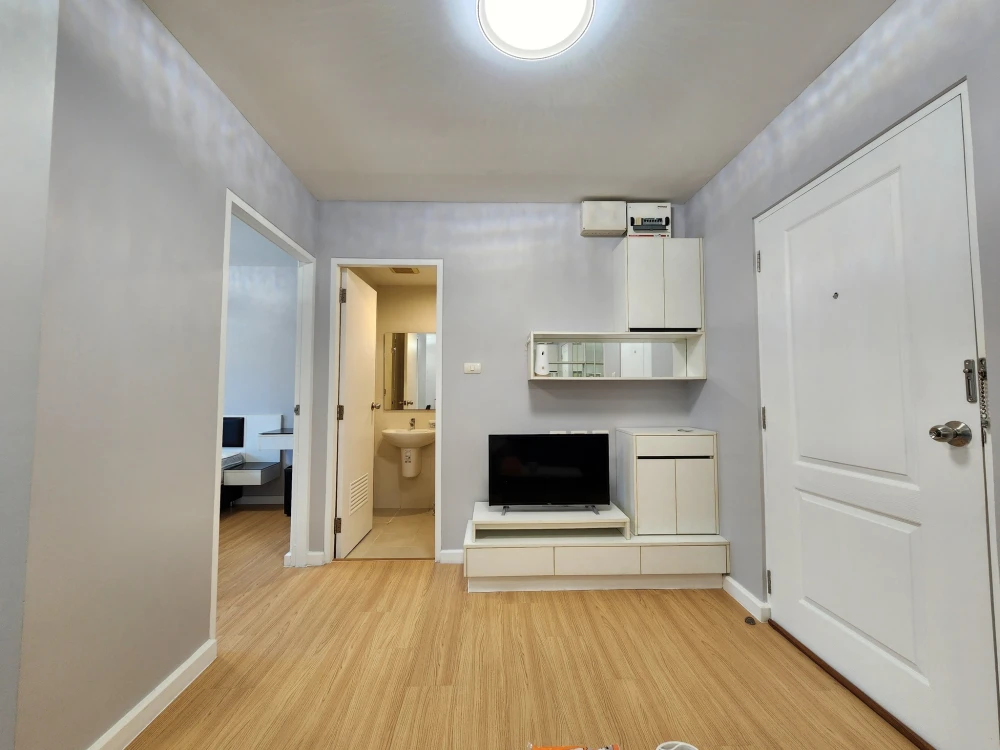 For sale: I Condo Sukhumvit 105, fully furnished + appliances, includes a sofa bed. Reserve now!