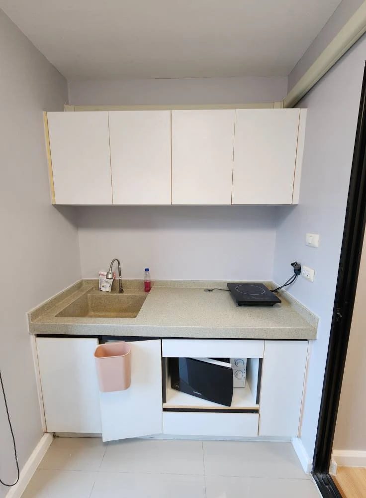 For sale: I Condo Sukhumvit 105, fully furnished + appliances, includes a sofa bed. Reserve now!