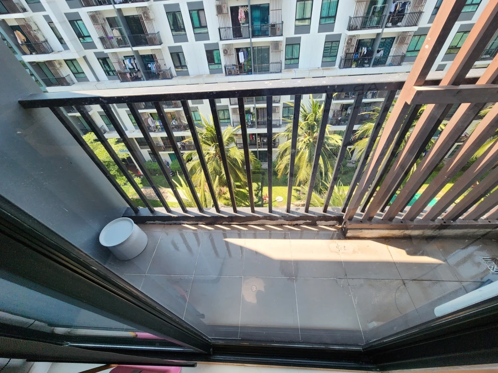 For sale: I Condo Sukhumvit 105, fully furnished + appliances, includes a sofa bed. Reserve now!