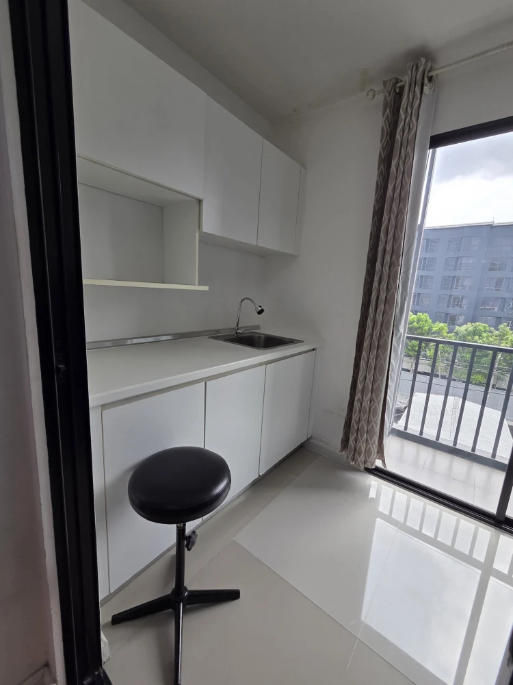 For sale: i Condo Sukhumvit 105, potential location, convenient transportation, fully furnished, must reserve.