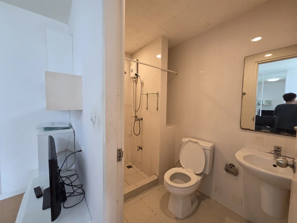 For sale: i Condo Sukhumvit 105, potential location, convenient transportation, fully furnished, must reserve.