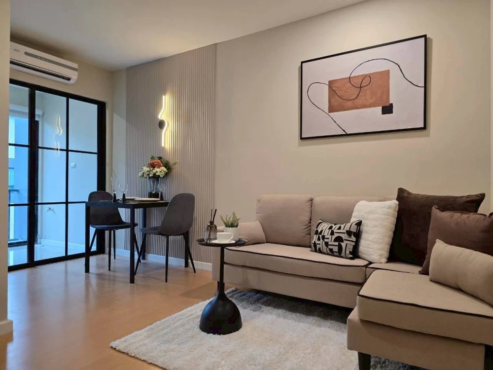 For sale: i Condo Sukhumvit 105. Stylishly decorated room. Comfortable atmosphere. Full of freebies! Must reserve quickly.