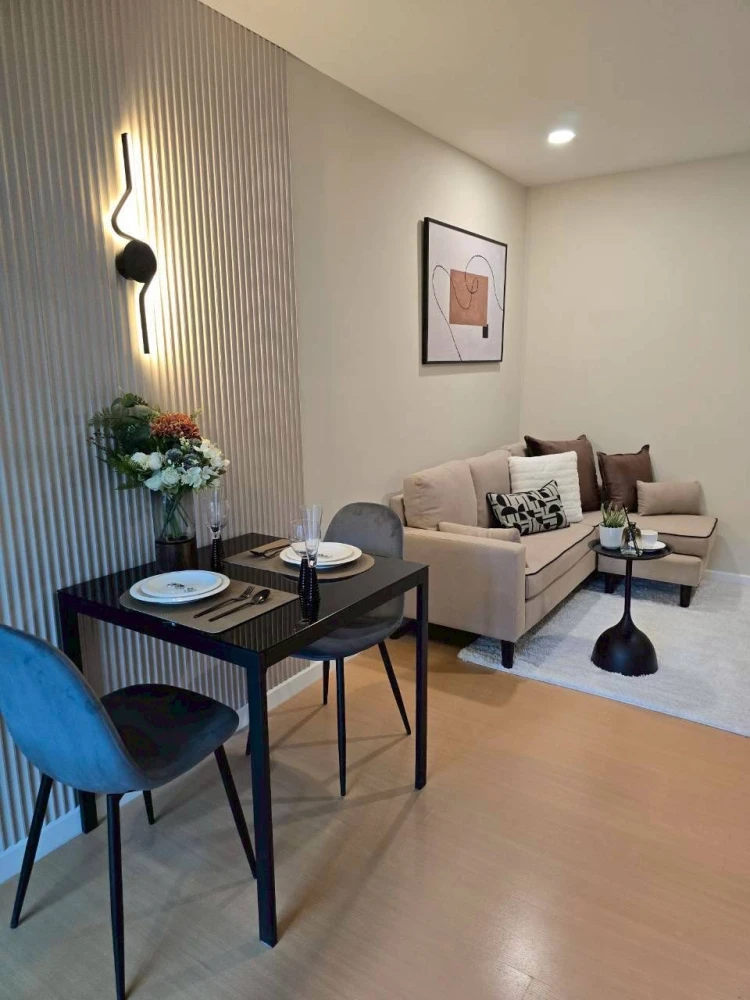 For sale: i Condo Sukhumvit 105. Stylishly decorated room. Comfortable atmosphere. Full of freebies! Must reserve quickly.